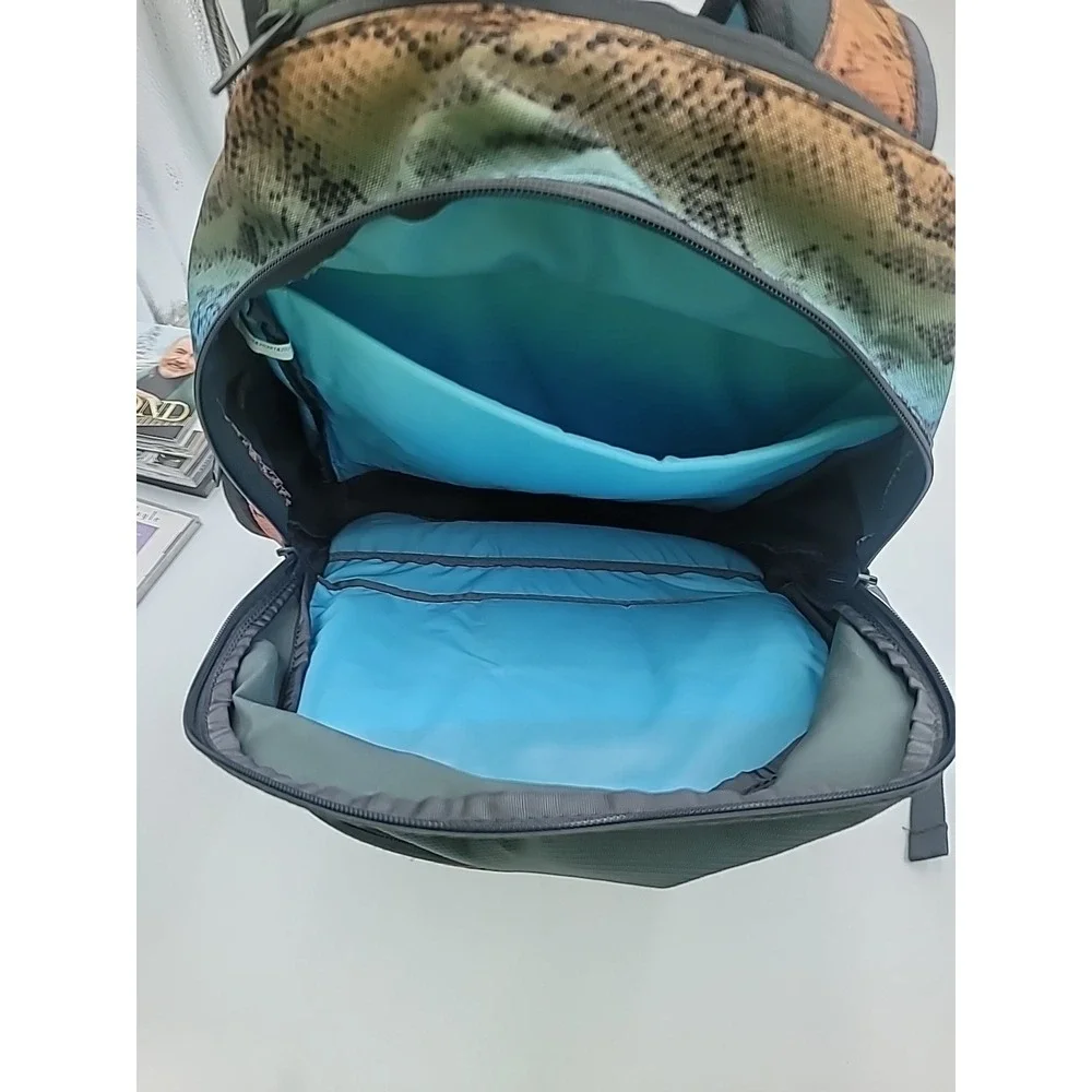 20L Dakine Backpack #91245 Colorful Full Size Laptop Computer School Bag